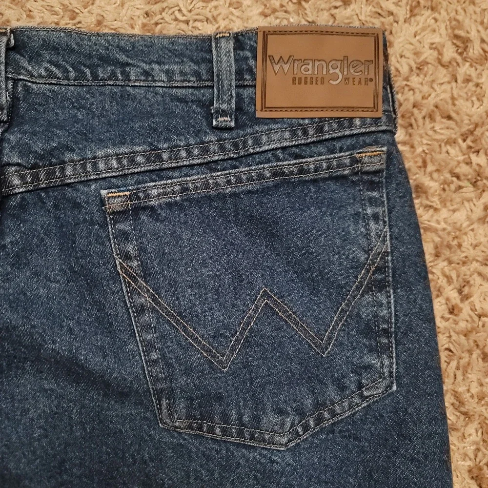 Wrangler Rugged Wear Jeans Mens‎ 38x30 Blue Quilted Red Lined Insulated Denim